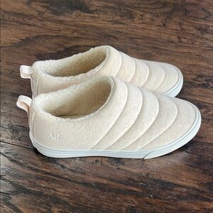 Hurley Arlo Puff fur lined slop on shoes woman’s size 7